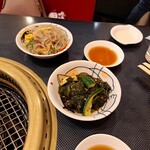 関内苑 - サービスのワカメ合え～～絶品