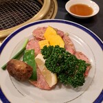 関内苑 - 特上タン