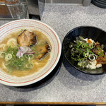 隠岐の島ラーメン - 暖流ラーメン、サービスチャーシュー丼