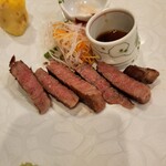 浅香荘 - 鉄板焼。福島牛のステーキ!!柔い～(*´▽｀*)口の中で溶ける!!添えてある塩で食べてもウッマ!!