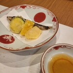 浅香荘 - 揚げ物。メヒカリの唐揚、新生姜、トウモロコシ、ズッキーニ。どれも美味～(*´▽｀*)やはり塩!!塩ぱらり!!