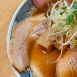喜びラーメン 小太喜屋 - 見るからに柔らかそうなチャーシュー✨