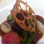 Drammatico - 牛ホホ肉の赤ワイン煮込み　ニンジンのﾋピュレと共に