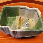 はと - サヨリの昆布〆お酢和え