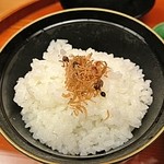 はと - ちりめん山椒がかかってます。