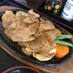 Tabedokoro Watanabe - 大きなロース肉が２枚　ご飯が進みます