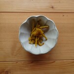 清流の森 - ウドのカレー粉炒め