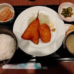 やどかり - アジフライとエビカツ定食  700