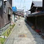 はと - この路地を入っていきます。