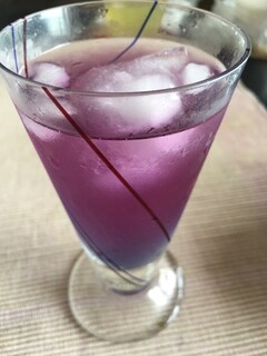 KALDI COFFEE FARM - レモン汁を追加すると紫色になる