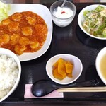 中華料理 桃菜 - エビチリ定食 880円