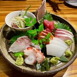 厚切り牛たんと東北地酒 陸奥 - お刺身盛り合わせ