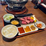 炭火焼肉くらた - 厚切り赤身150g定食(\2,155)