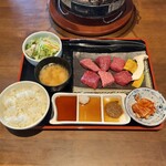 炭火焼肉くらた - 厚切り赤身150g定食(\2,155)