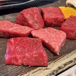 炭火焼肉くらた - 厚切り赤身150g定食(\2,155)