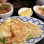 スマイル屋台555 - ランチ　パッタイセット　950円