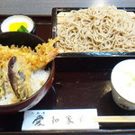 Iriarai Aichiya - 松定食（蕎麦大盛・丼大盛）