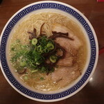 一生懸麺 - とんこつラーメン 白龍(780円、真上から)