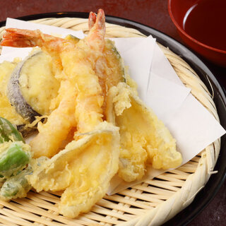 旬の食材を使用した天ぷらもご用意