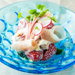 Seasonal fruits and Prosciutto with white dressing