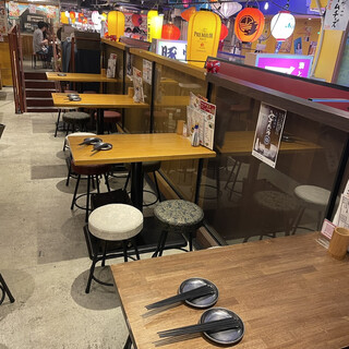 テーブル席