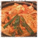 うどん鍋専門店　讃岐みのり - 娘達と夕食！赤辛ちゃんぽん鍋焼うどん(5辛)
ピリッと辛くて美味しい(^^)v