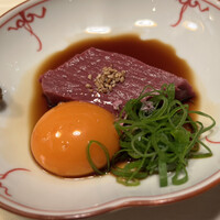 焼肉 しんうち 神楽坂 - 玉ハツ刺し