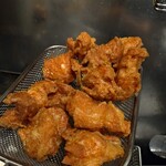 スポーツ居酒屋KITEN! - 絶品！鶏の唐揚げ。お店で仕込んでいます。