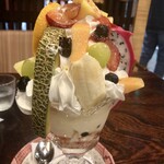 純喫茶マウンテン - 「フルーツパフェ」(1400円)