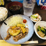 家庭料理居酒屋 よってって - ♪豚肉の甘酢定食¥500