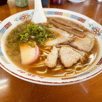 Chuuka Soba Daifukuken - マイルドな豚骨醤油スープ