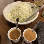 塩梅 - キャベツとドレッシング（おろし野菜、ごま味噌）