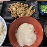 Yoshinoya - 牛皿麦とろ御膳です。（2022年６月）