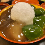 ぎおん徳屋 - 赤褐色なのがわらび餅､緑がくずもち｡