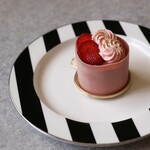 アテスウェイ - シャルロットフリュイルージュ