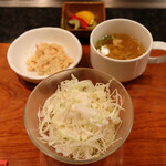 Suteki Hausu Yamato - ランチセットのサラダ･スープ･おから･漬物