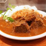 Suteki Hausu Yamato - 肉を食べる！黒毛和牛カレー(1,100円)
                        (ご飯大盛り 追加料金無し)