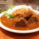 Suteki Hausu Yamato - 肉を食べる！黒毛和牛カレー(1,100円)
                        (ご飯大盛り 追加料金無し)