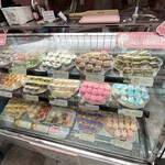 OVERMACARON - 商品がズラリ