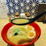 Momoyaki To Sake Ogata - 極白湯