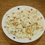 ディオ - ポップコーンを袋から取り出しました (2022.06.25)