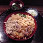 酉昇 - 店内　鶏丼　￥６５０－（お新香　お吸い物付き）