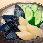 h Miyoshiya - 〜漬け物盛り合わせ〜　530円
      胡瓜、茄子、白菜、大根、