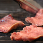 AKASAKA Tan伍 - タン焼きシーン