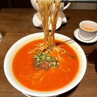中国飯店 紫玉蘭 - 四川風担々麺