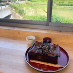 うなぎ 横輪おりおり - 鰻重 横輪（1尾半） 4300円
      肝のせ +600円