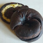 ケトルズ - クランベリーを練り込んだブラックココア生地にホワイトチョコがたっぷり♡