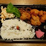 ディオ - 唐揚げ弁当 (税抜)184円 ※上から撮影 (2022.06.29)