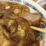 中華料理 高井田 桃花林 - カツもしっかりしています。