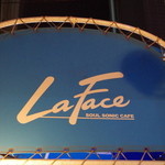 ラフェイス - 階段上　テント